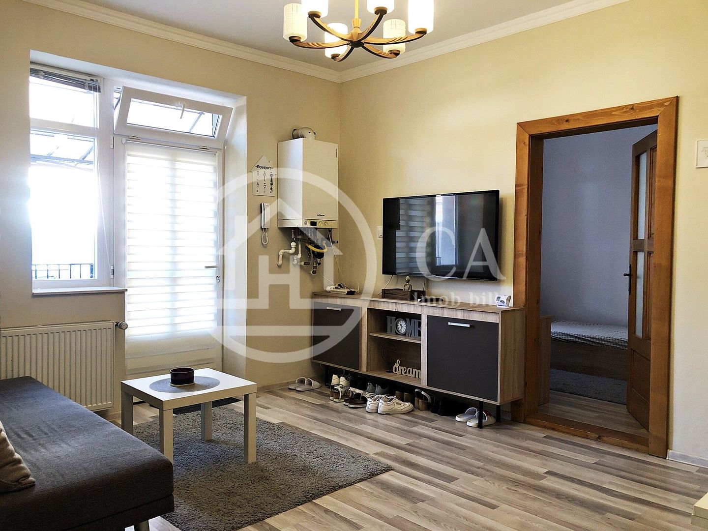 Casa de inchiriat cu 3 camere la curte comuna in zona centrala, Oradea - Poză 2