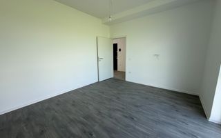 Etaj intermedar.  Decomandat. Cu 2 bai - Poză 8