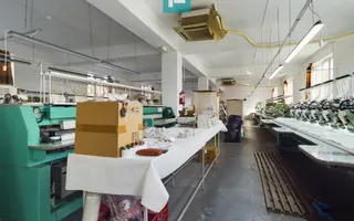 Clădire cu destinație comercială în Grădiște - Poză 11