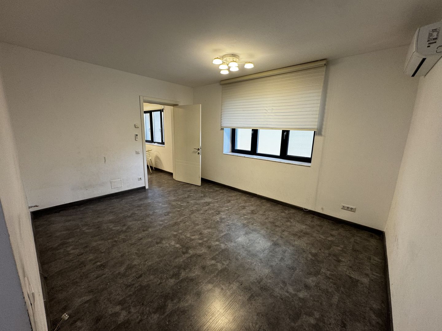 Vila 3 apartamente / 9 camere  Piata Unriii - Parcul Carol IM603 - Poză 17