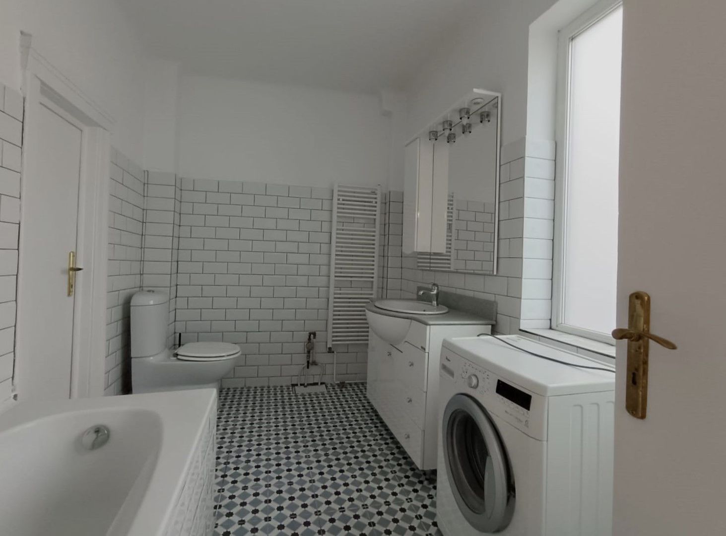 Inchiriem apartament complet renovat zona Universitatii - Poză 11