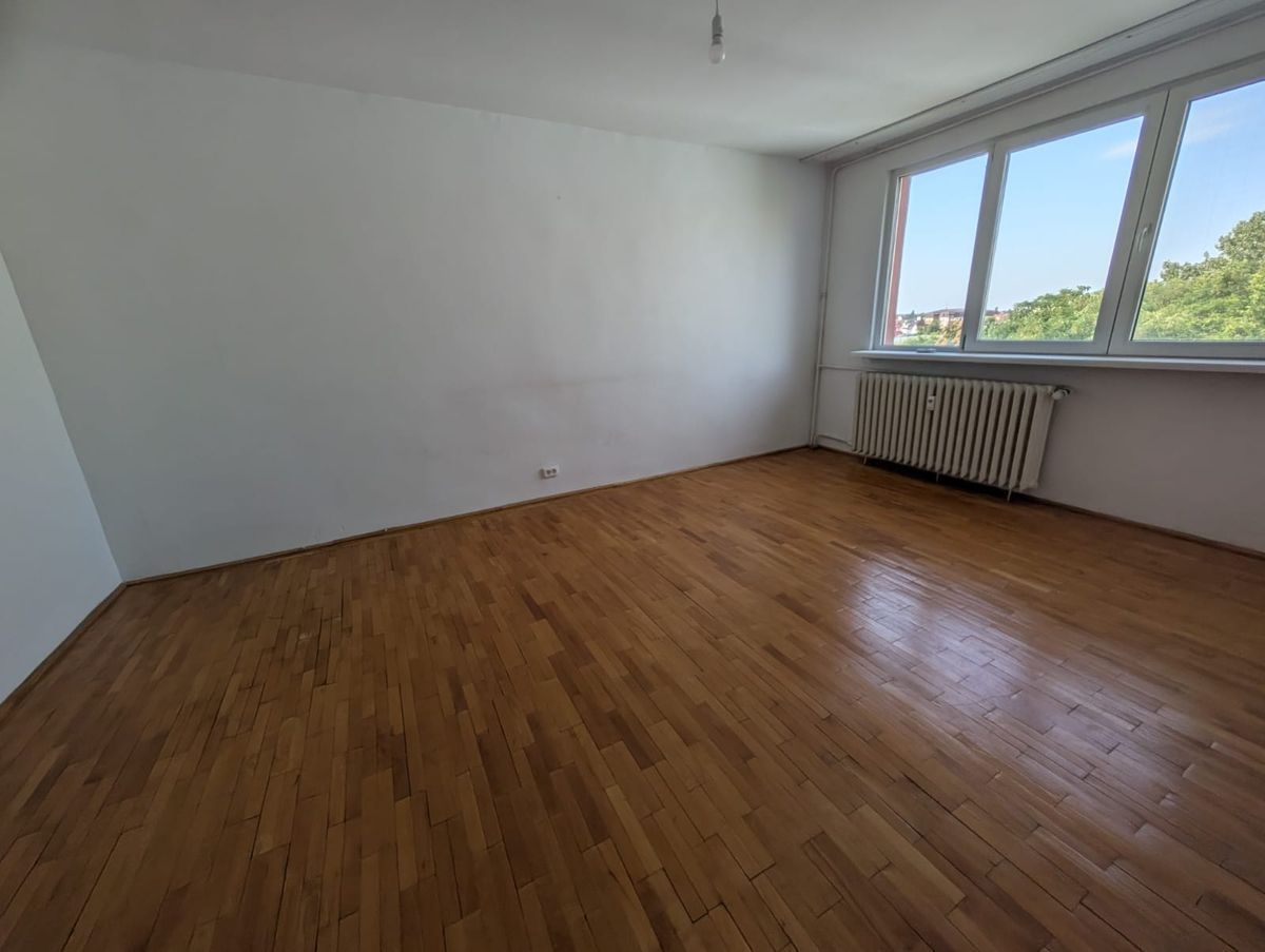 Vanzare Apartament 4 camere, 81 mp, balcon, bloc reabilitat, Rahova - Poză 1