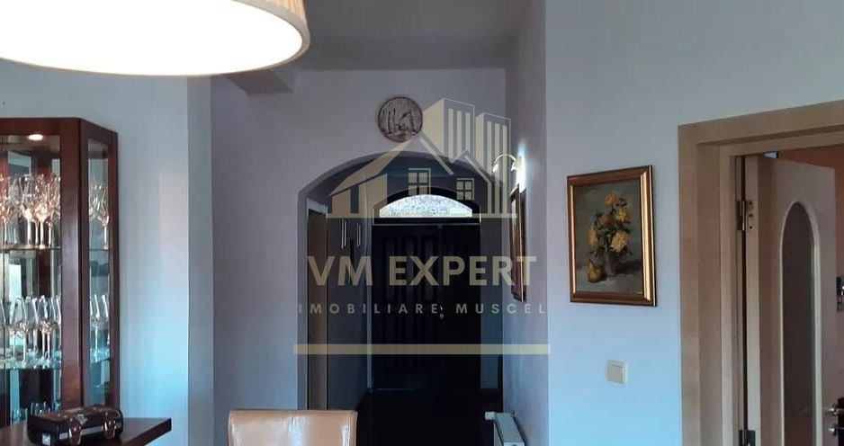 VILA 8 CAMERE, TEREN 1294 MP + 2712 MP PADURE, CAMPULUNG - Poză 16