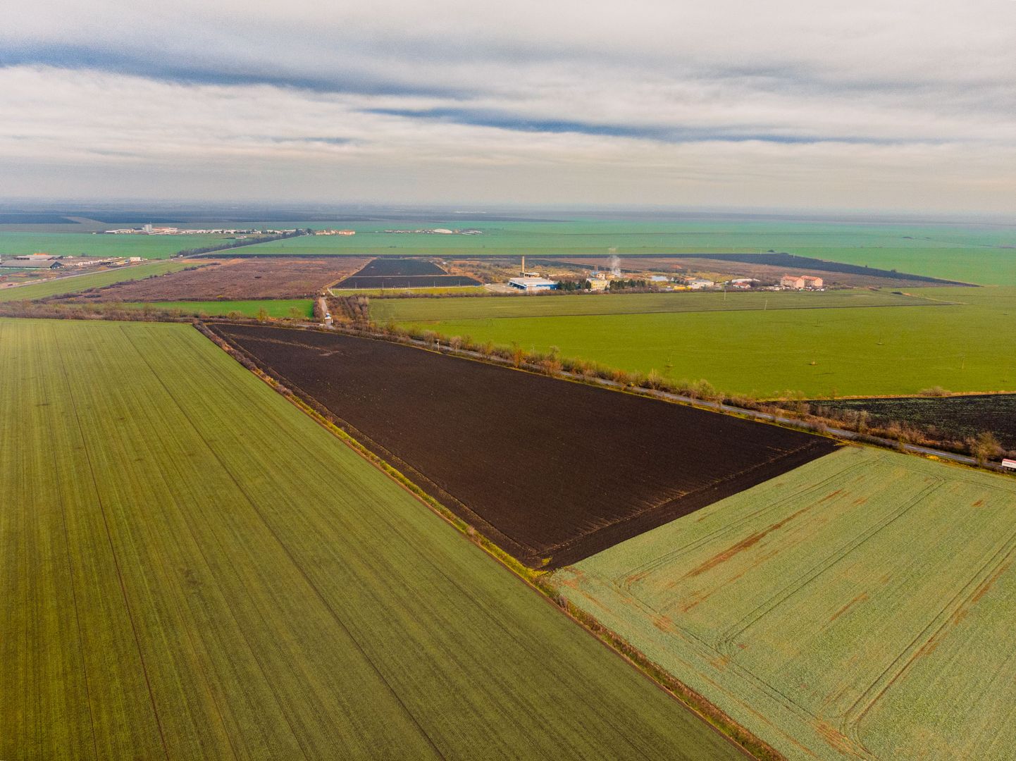 Teren la sosea cu 420 m front stradal - Poză 5