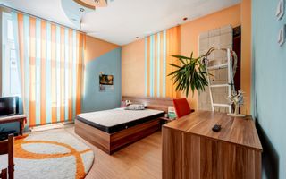 Proprietate in vila, etaj, partial renovat - Pasajul Unirii - 154 mp - Poză 12