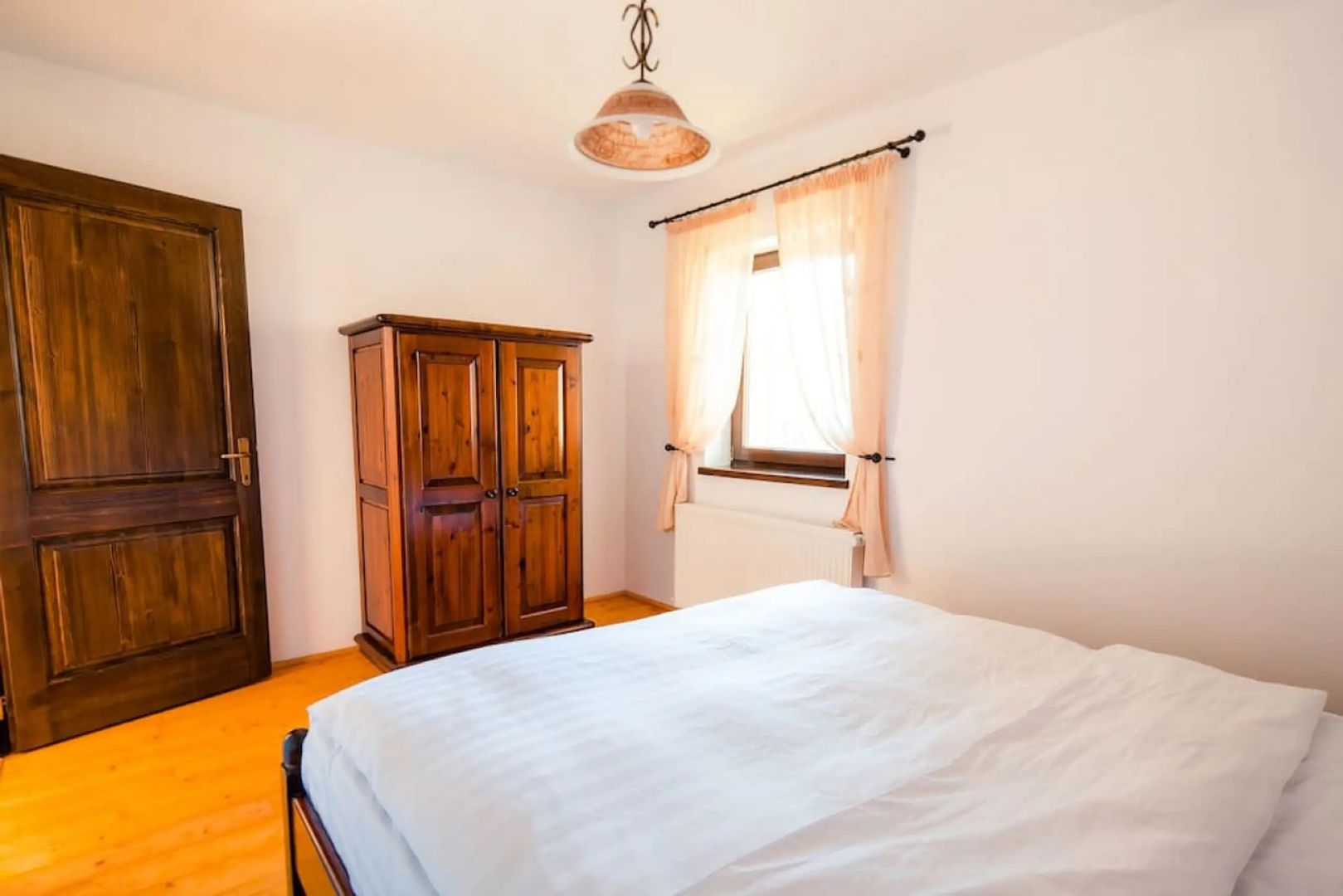 Investitie Valiug lacul Gozna Casa utilata 5 camere parau padure - Poză 15