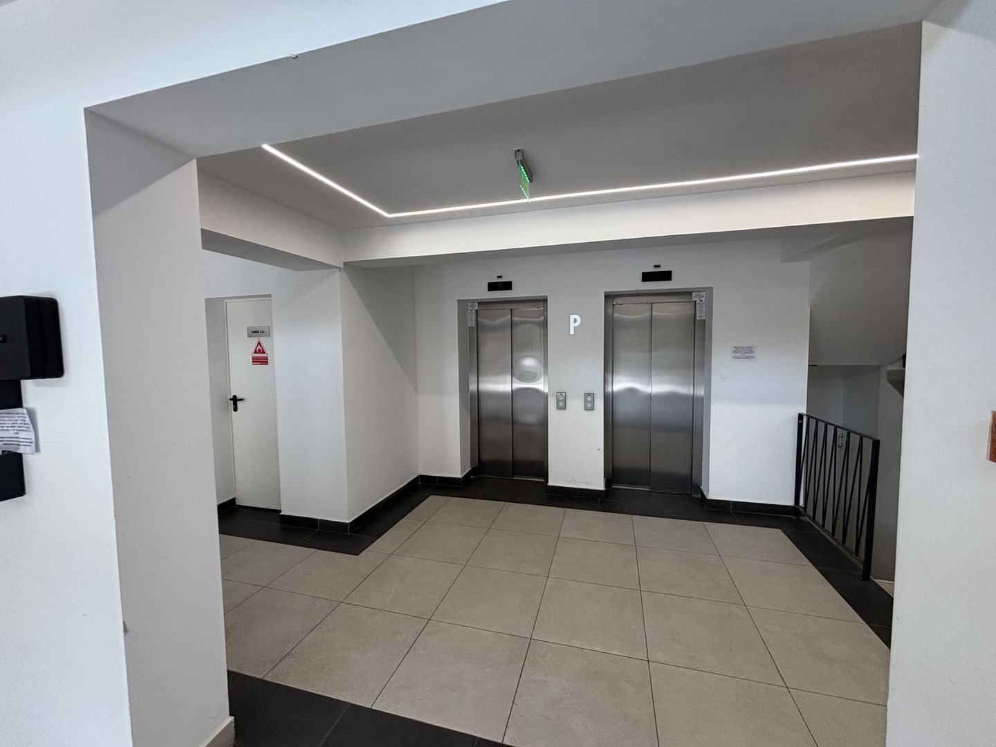 Apartament 3 Camere Decomandat | Terasă 23 mp cu Vedere la Lac + Parcare - Poză 20