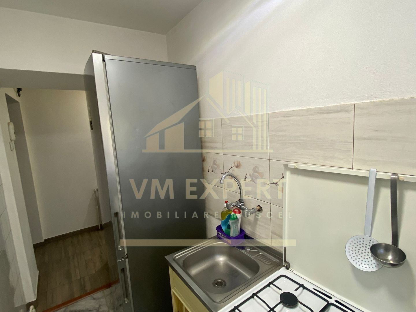 APARTAMENT 2 CAMERE ETAJ 2 ZONA VIȘOI CAMPULUNG - Poză 12