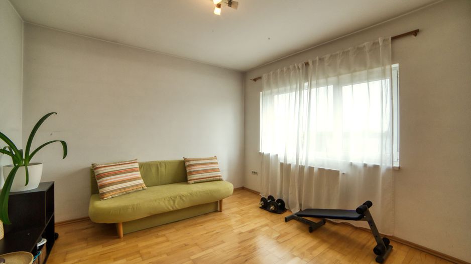 Casa complet mobilata 5 camere 3 bai curte generoasa - Poză 28