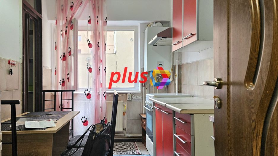 Apartament cu trei camere, zona Racadau 70 mp - Poză 5