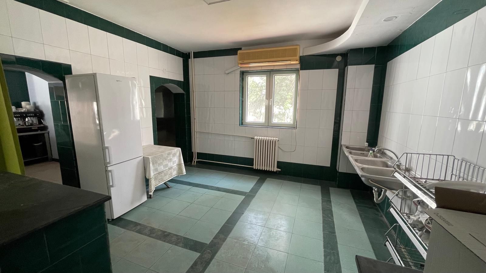 HOTEL DE INCHIRIAT CU 14 CAMERE SI PARCARE BORS E60 - Poză 8