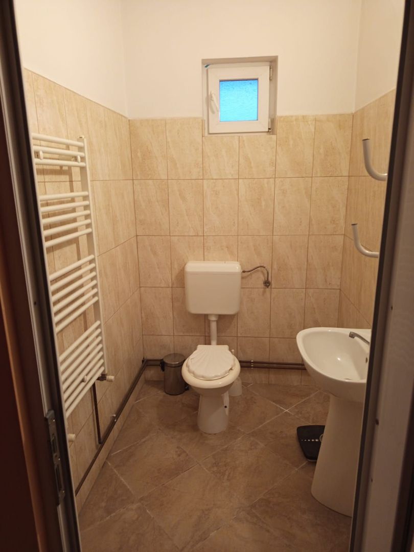 Spațiu comercial versatil, curte proprie și parcare, Biharia - Poză 9