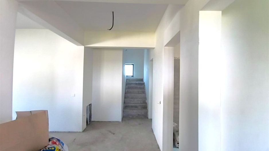 Vilă P+E+Pod | 200 MP Utili | Șcheia | Drum Privat - Poză 4