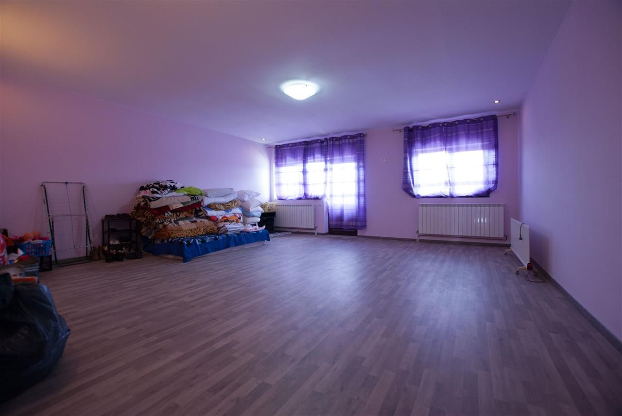 Casa 15 camere 846 mp utili 720 mp teren - Poză 11