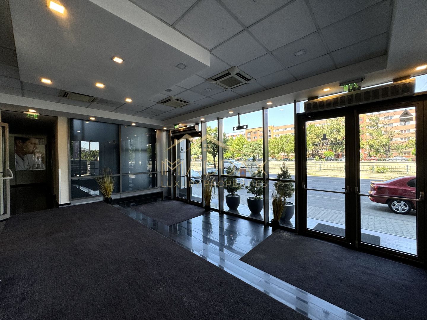 Spatiu comercial stradal *184mp* + curte *260mp* // Grozavesti - Poză 18