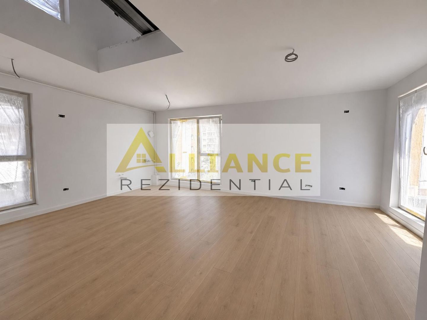 Apartament 2 camere tip Duplex 10 min Metrou Berceni - Poză 2