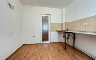 Apartament cu 2 camere de vânzare la mansardă în zona Poarta 6 - Poză 3