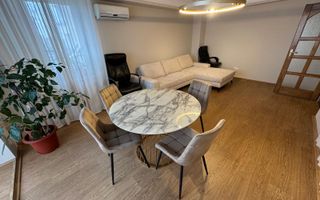 Apartament cu 3 camere, 85 mp, Zona Central - Poză 1