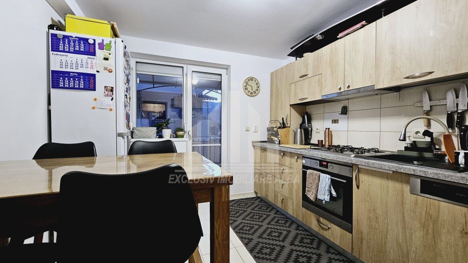 Apartament cu 3 camere de vanzare, Alba-Micesti - Poză 3