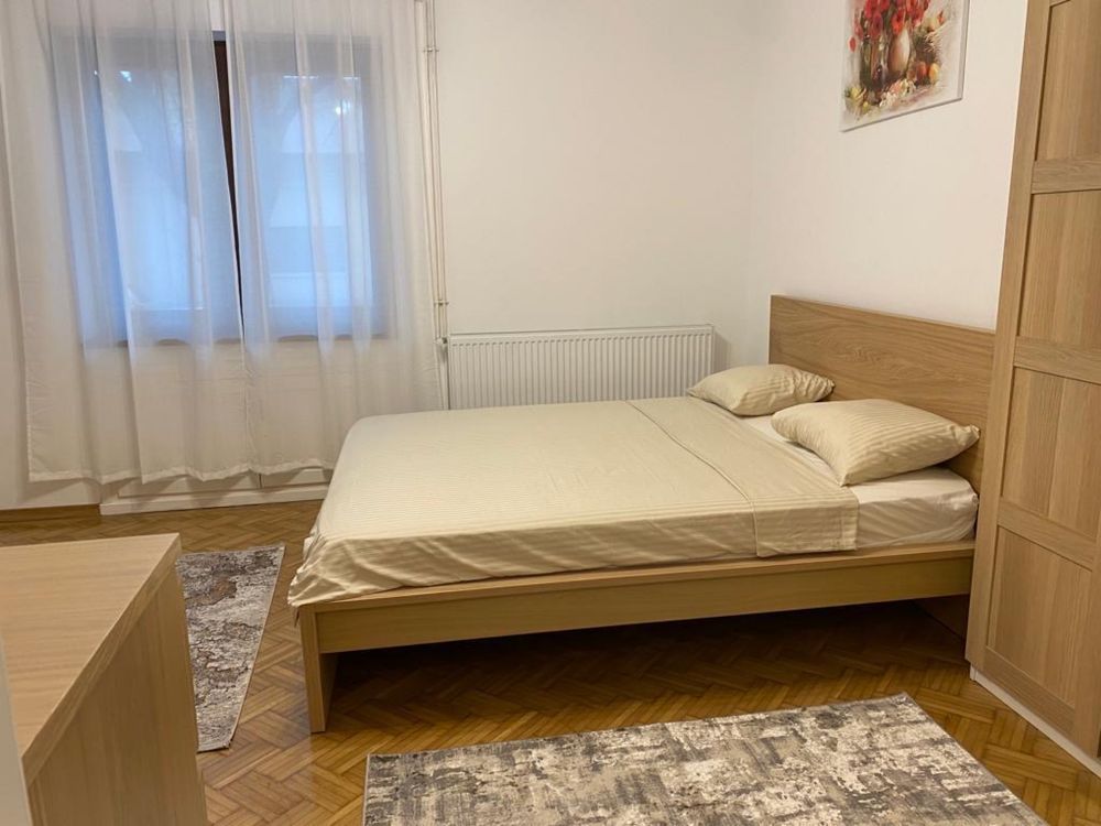 Apartament 3 cam EORII REVOLUTIEI - Poză 2