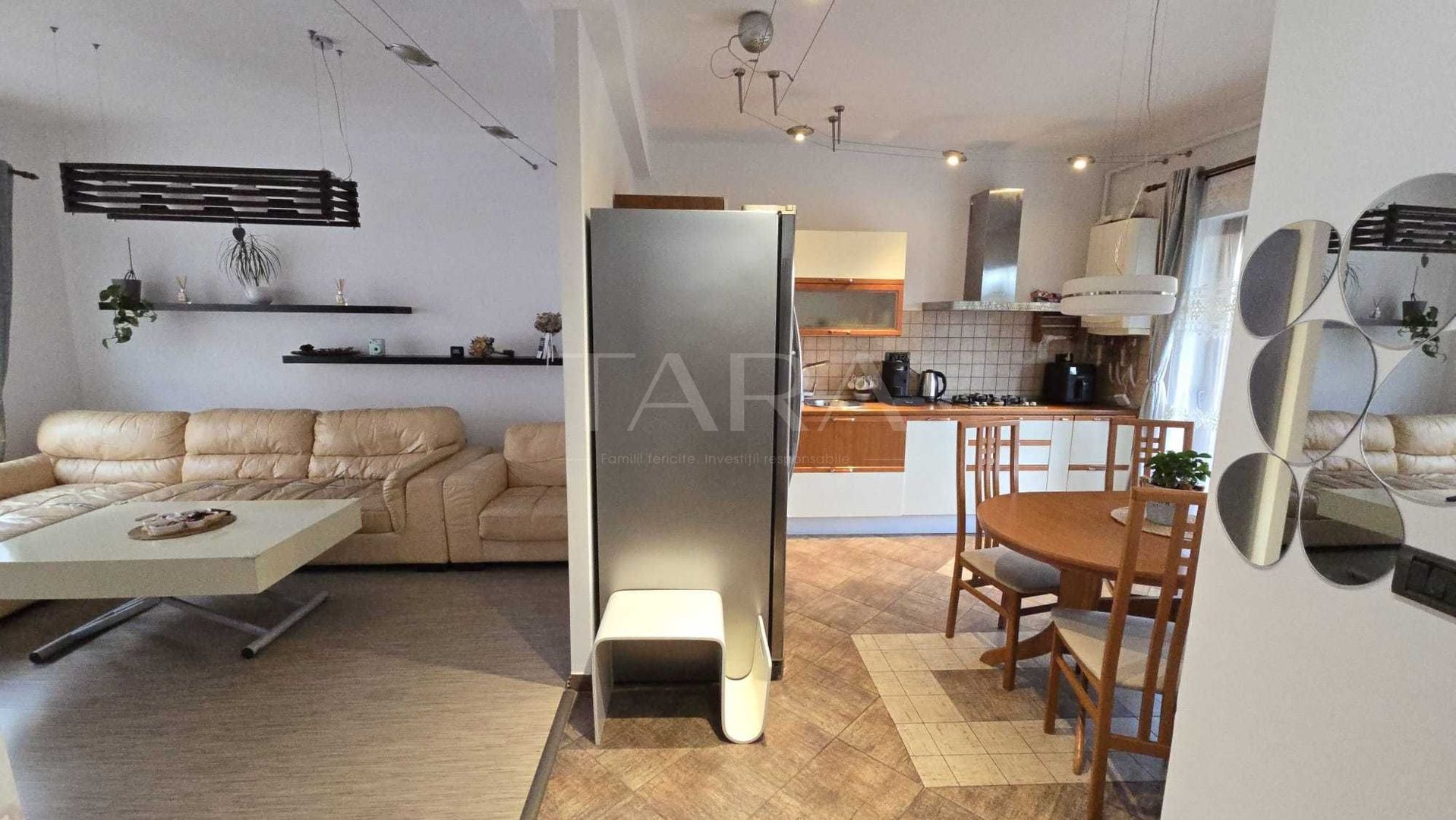 Apartament 3 camere cu mansardă și balcon generos – zona Câmpului. - Poză 1