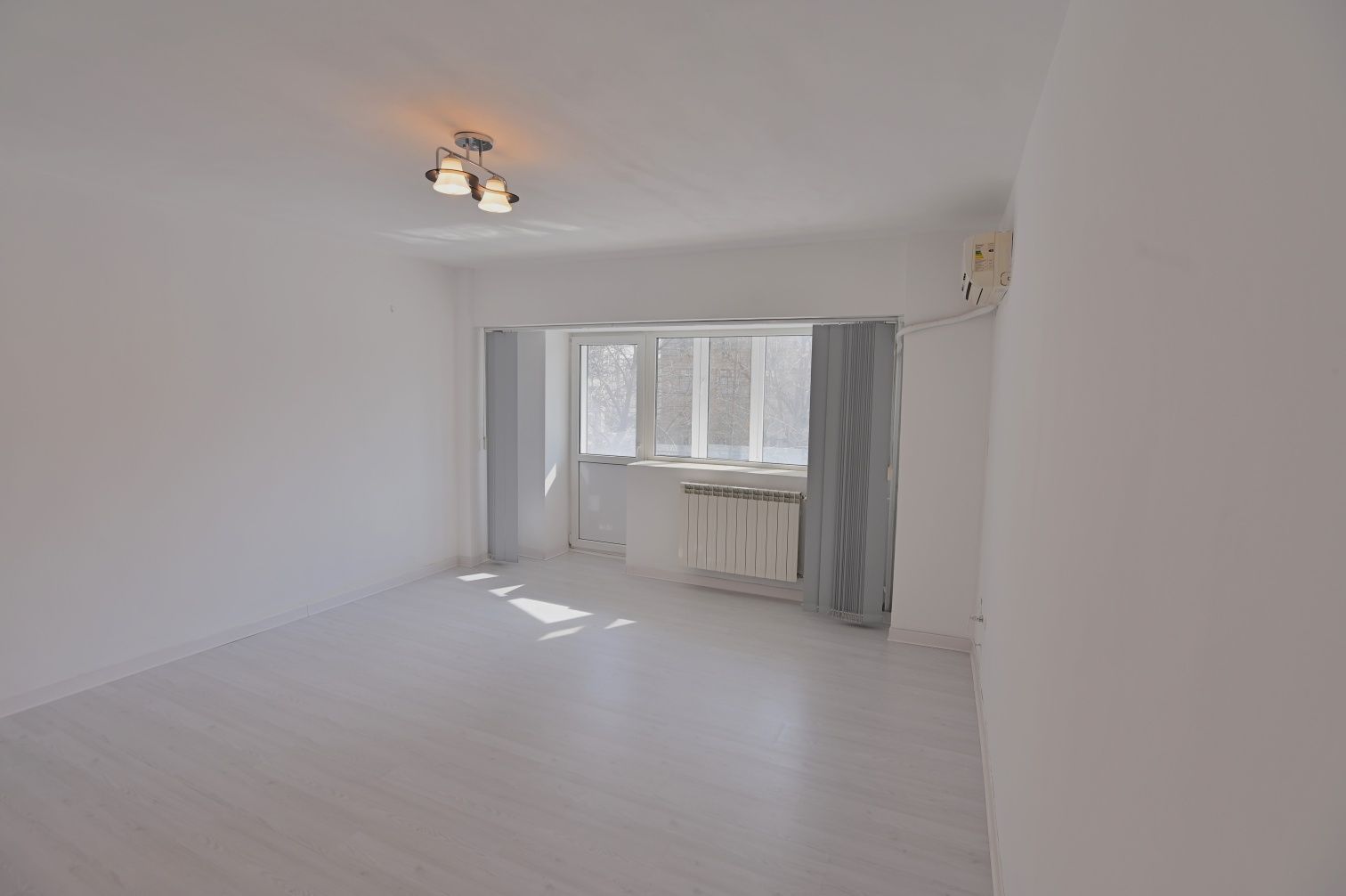 Vanzare Apartament 2 Camere Stradal Bd.Decebal - Rond Alba Iulia - Poză 5