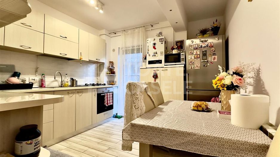 Apartament 2 camere decomandate de vanzare – zona VIVO - Poză 3