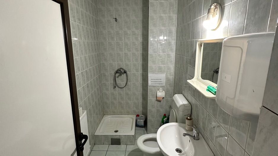 Cladire pretabila spațiu birouri/ clinica - Poză 33