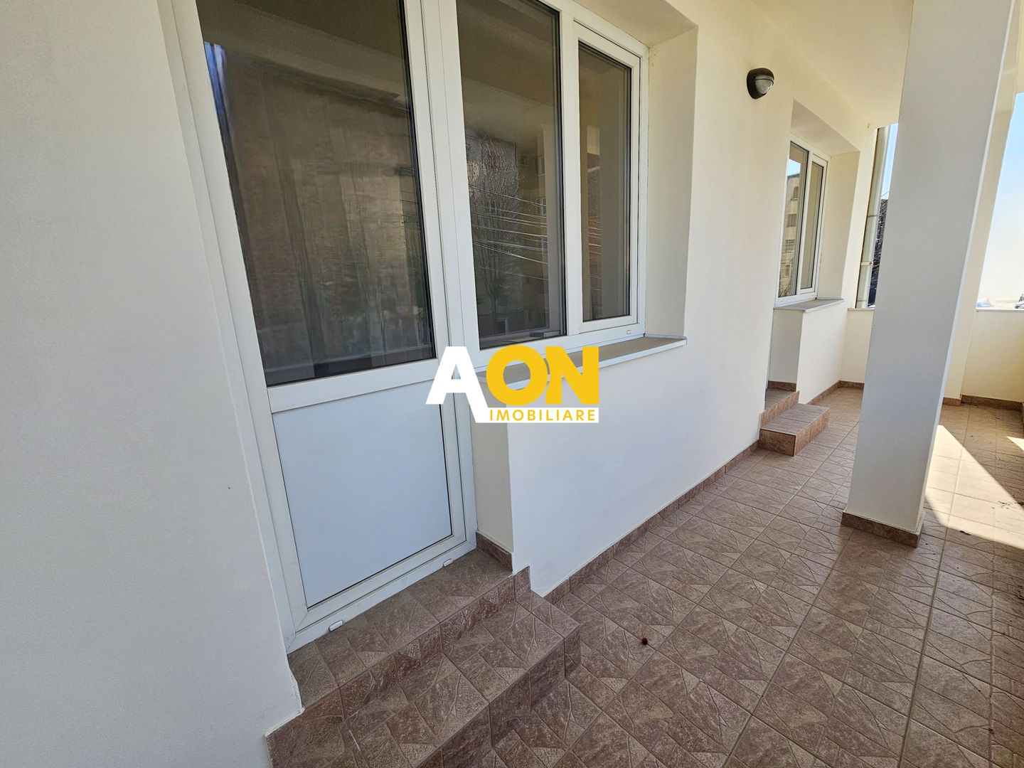 Apartament cu o camera, 40 mp utili + balcon 10 mp, etaj 1, Cetate - Poză 6