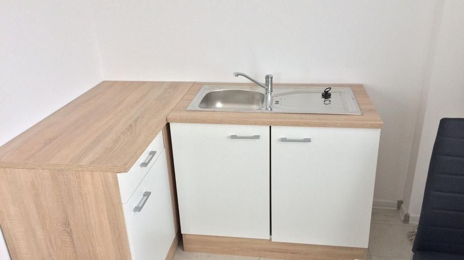 SAD birou cu 4 camere si balcon - Poză 12