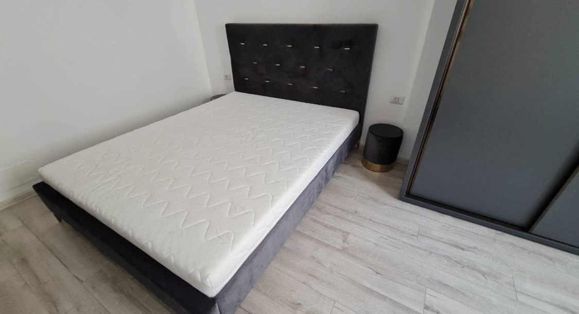 Vand apartament 2 camere - Poză 2