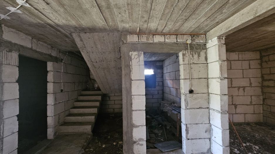 Casă P+1 la roșu, teren 2.600 mp – DN73, Mihaești - Poză 7