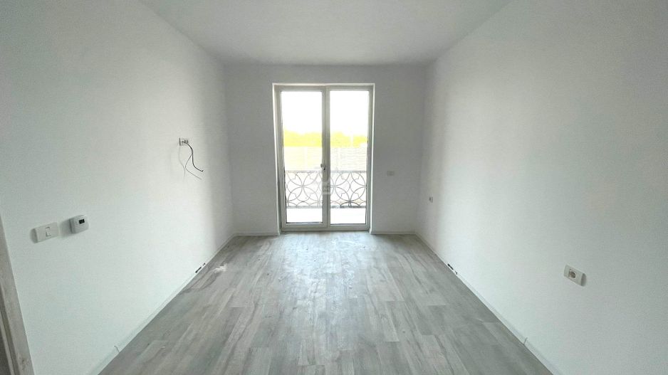 Bloc la asfalt. Etaj 1. Loc de parcare. - Poză 3