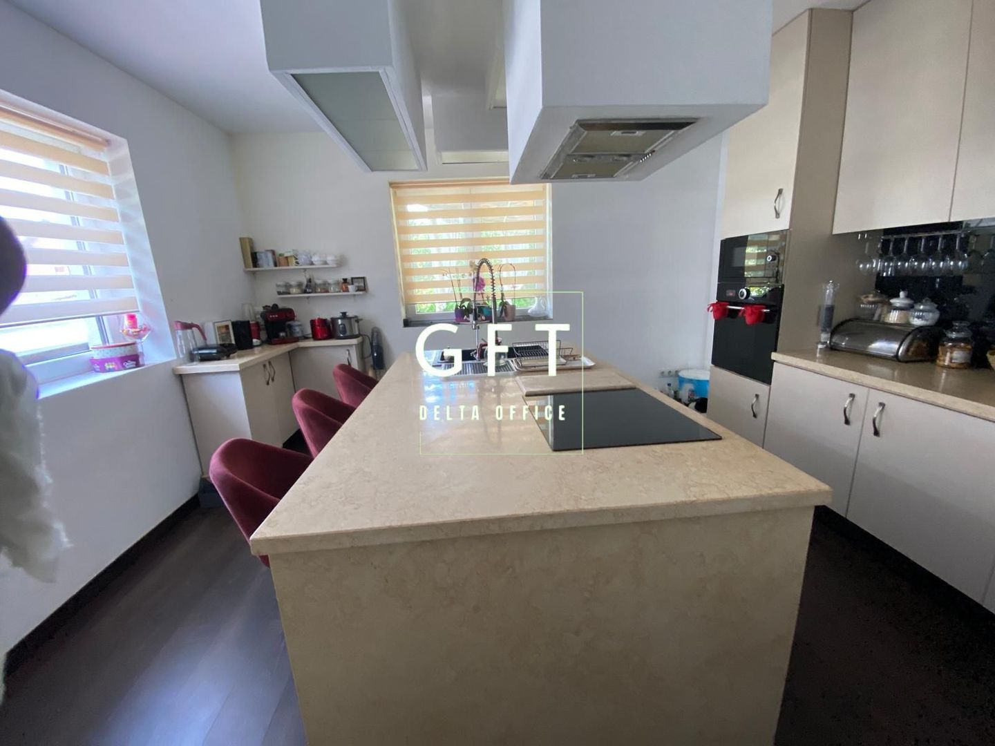 PRET REDUS!!! Vila de lux, P+E+M, piscina, 7 minute de centru Bistritei - Poză 9