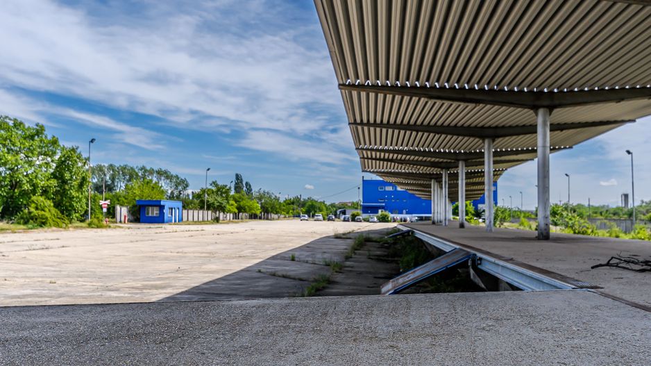 REZERVAT: Platformă betonată cu acces direct la calea ferată - Poză 6