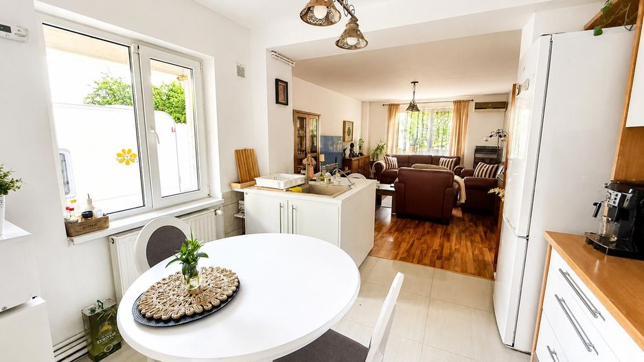 Casa de vanzare si teren 1360mp in Viile Noi Constanta - Poză 9