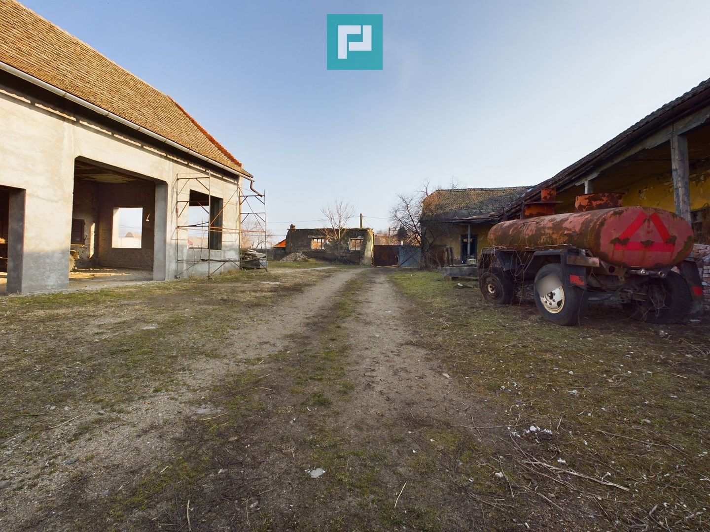 Teren și hale pe calea Aradului în Periam - Poză 6