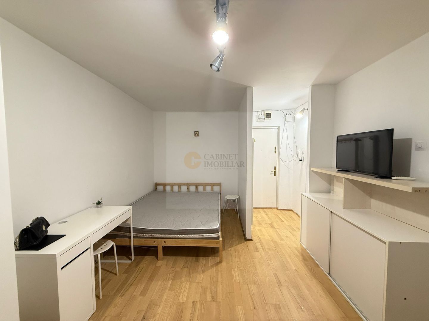 Garsoniera | Victoriei | Bloc 1974 | Creditabil - Poză 3