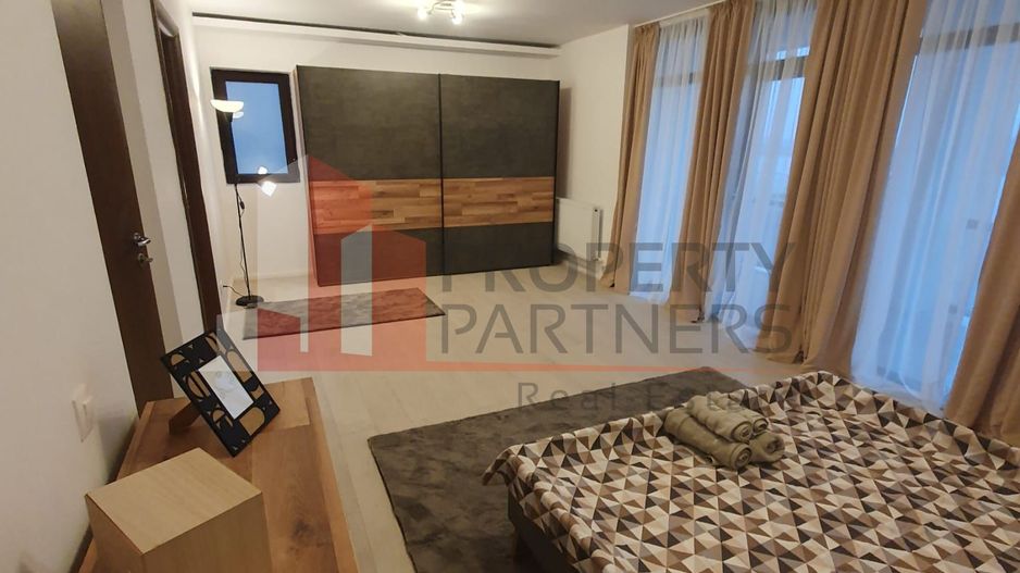 Proprietate pe marginea lacului, vila impresionanta. - Poză 34