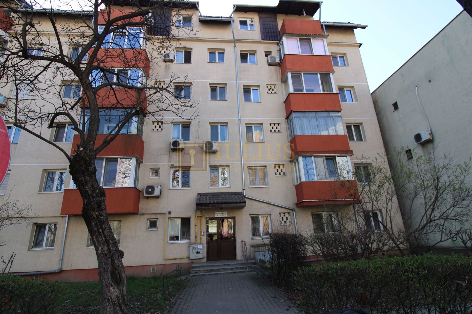 2 camere, vis a vis de Spitalul Judetean, ideal pentru doctori sau studenti - Poză 14