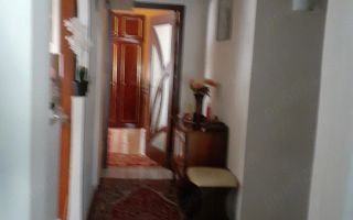 Apartament cu 3 camere de vanzare - Poză 5