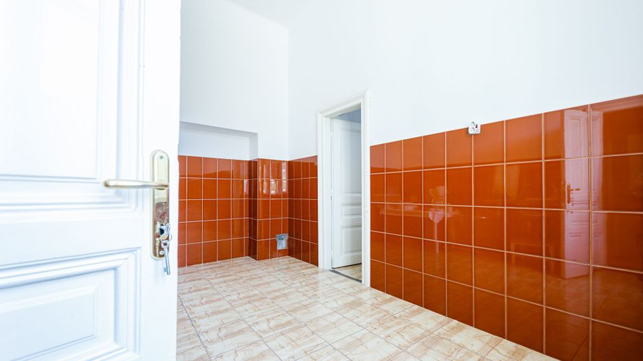 INCHIRIAT - Spatiu birou cu terasa proprie | P-ta Maria | Curte & Depozitare - Poză 6