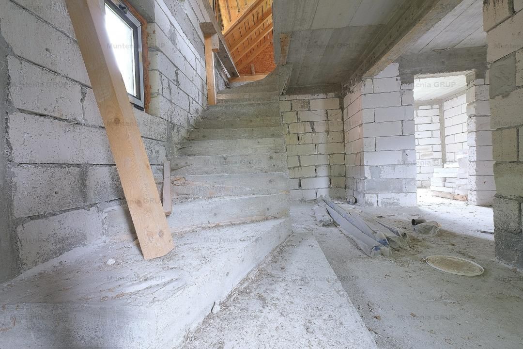 CHEIA - Valea Popii, vanzare vila S+P+E+M exceptionala, posibil si in rate - Poză 13