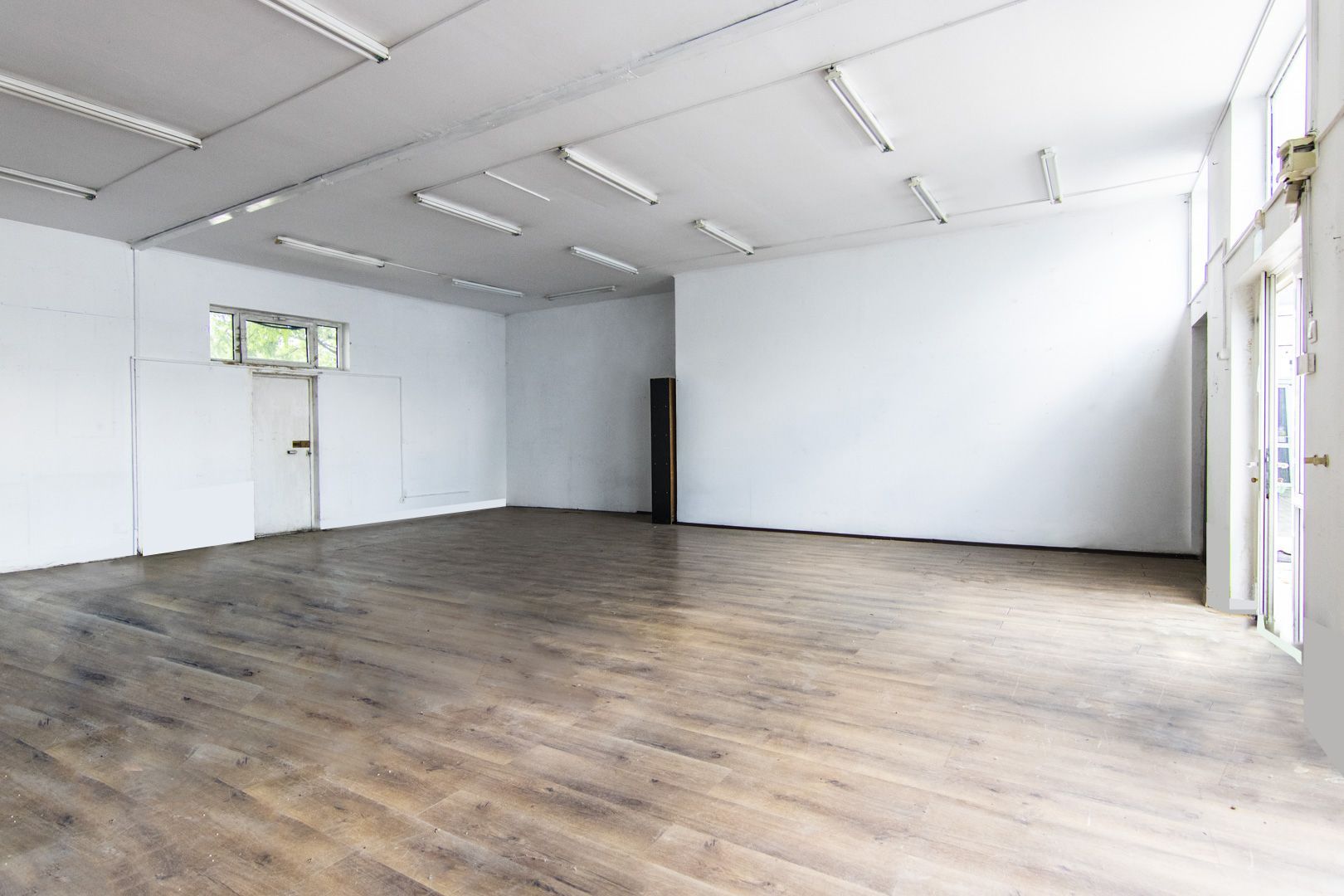 Spatiu Comercial | DE INCHIRIAT | Valea Cascadelor | Depozit | Showroom | Retail - Poză 4