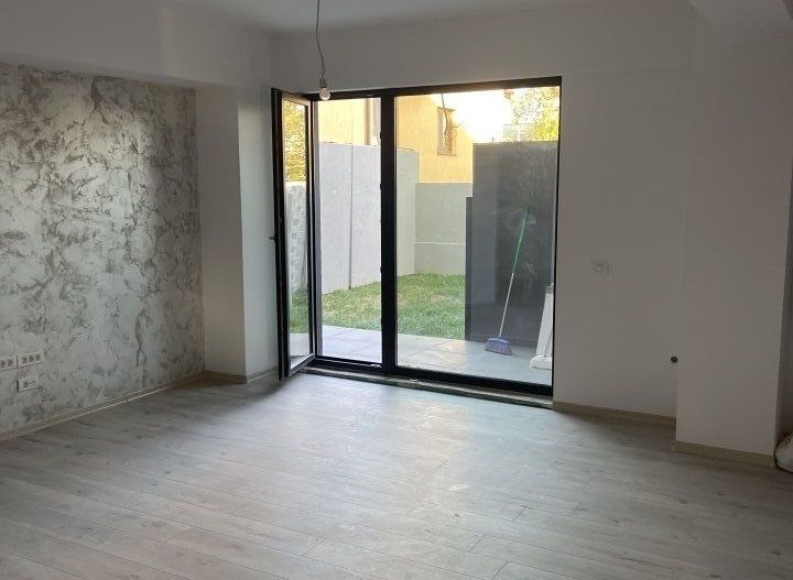 3 camere + curte + parcare bloc nou  Crangasi - Poză 8