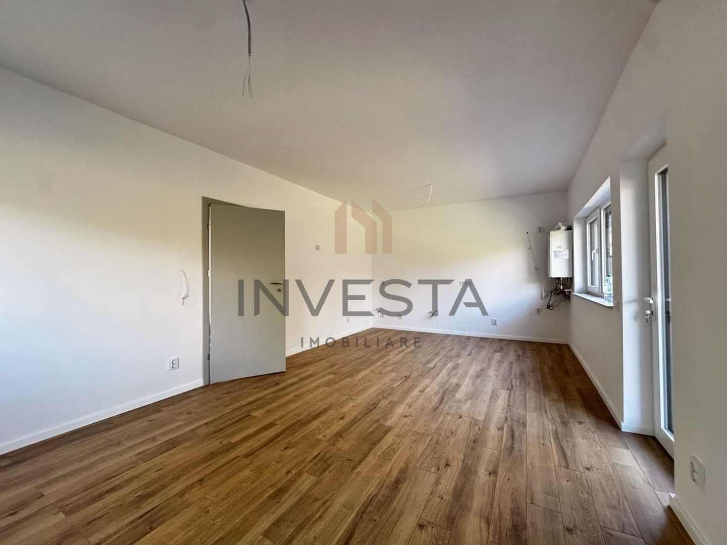 Casa tip duplex de vanzare, constructie noua, strada privata, Floresti - Poză 10