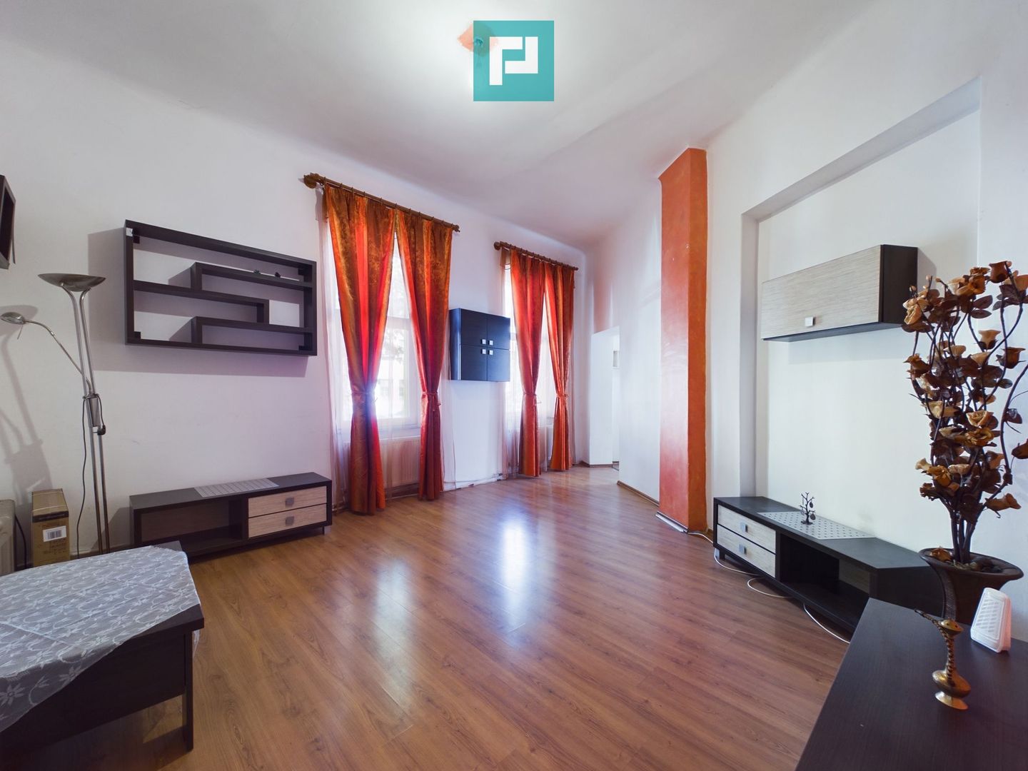 Clădire cu două apartamente zonă centrală - Poză 5