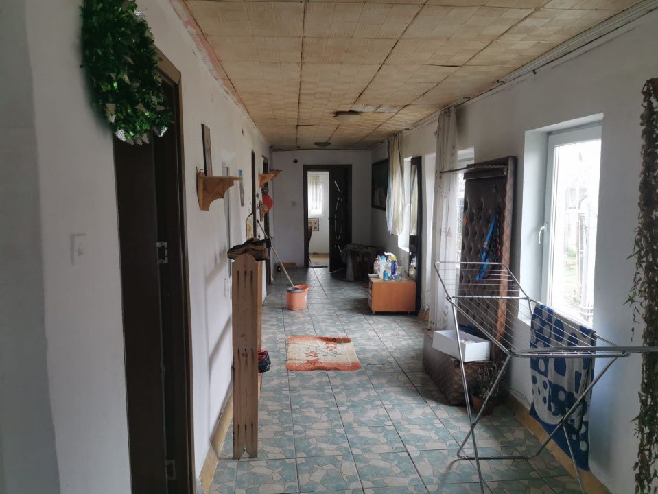 Casa de vanzare - comuna Pielesti - Poză 4