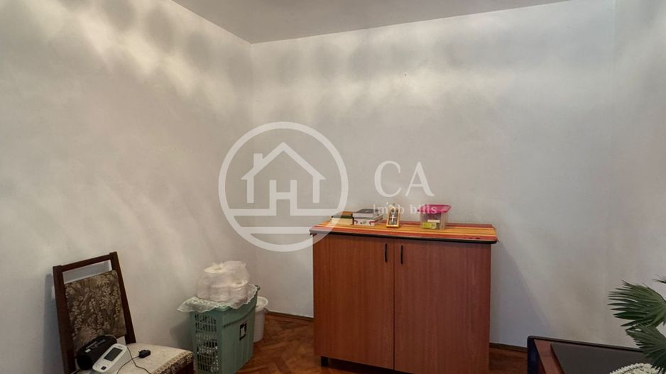 Apartament cu 3 camere de vanzare Str. Seleusului Zona Velenta,Oradea - Poză 2