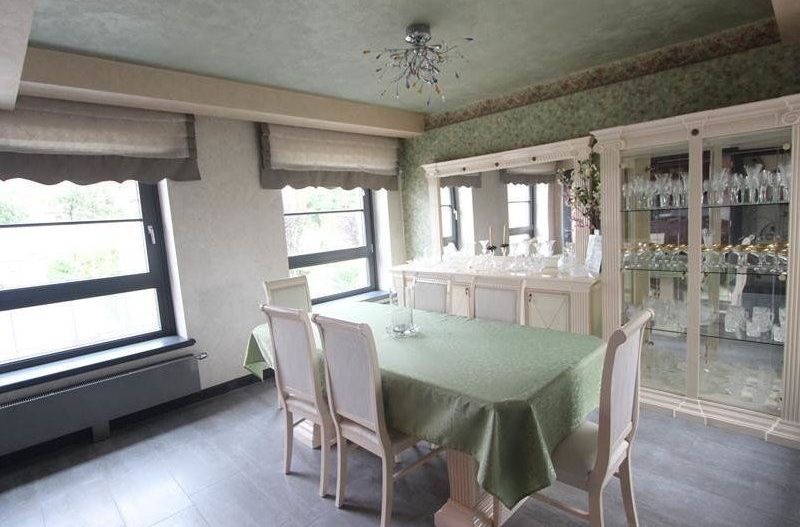 Casă / Vilă cu 7 camere în zona Lipovei - Poză 2